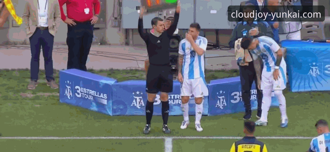 阿根廷5-0大胜赞比亚最新赛事动态：梅西让点球成就奥塔门迪主场告别战经典时刻